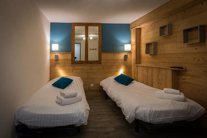 Imagen de la habitación del Hotel du Midi, Th&ocirc;nes. Foto 17
