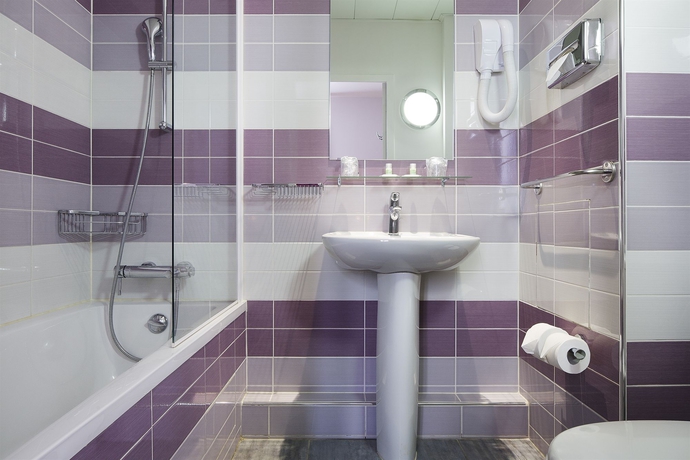 Imagen de la habitación del Hotel du Plat d'Etain. Foto 13