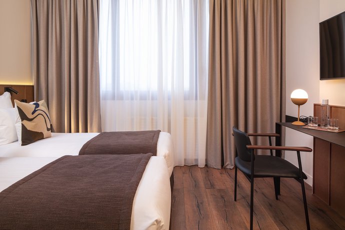 Imagen de la habitación del Hotel du Port, NOGENT SUR MARNE. Foto 5