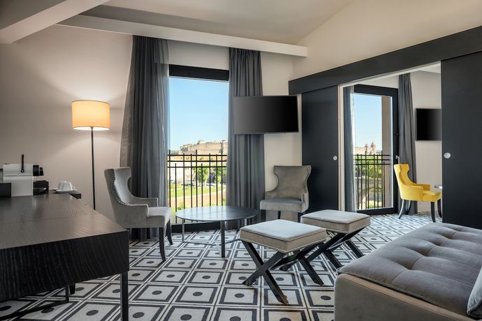 Imagen de la habitación del Hotel du Roi & Spa by SOWELL COLLECTION. Foto 5