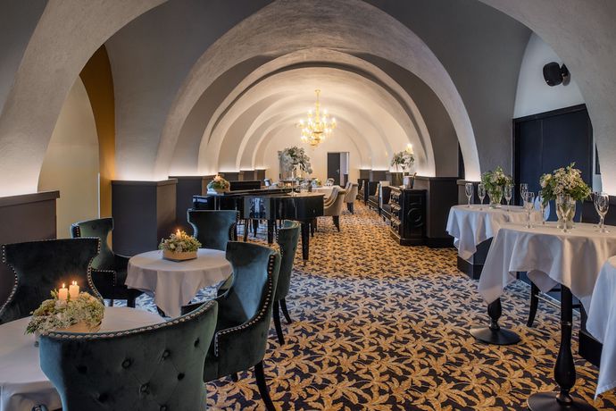 Imagen del bar/restaurante del Hotel du Roi & Spa by SOWELL COLLECTION. Foto 2