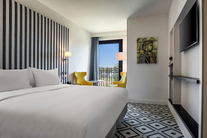 Imagen de la habitación del Hotel du Roi & Spa by SOWELL COLLECTION. Foto 13