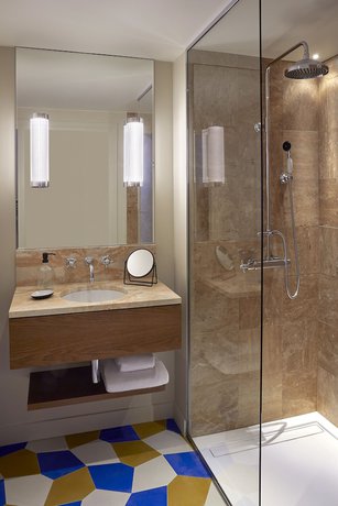 Imagen de la habitación del Hotel du Sentier. Foto 8