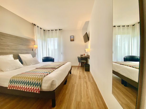 Imagen de la habitación del Hotel du Tr&eacute;gor. Foto 4
