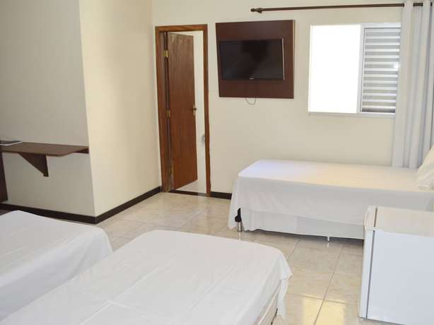 Imagen de la habitación del Hotel e Lanchonete Ara&uacute;jo. Foto 5