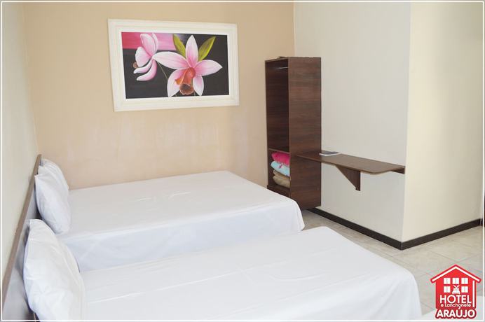Imagen de la habitación del Hotel e Lanchonete Ara&uacute;jo. Foto 7