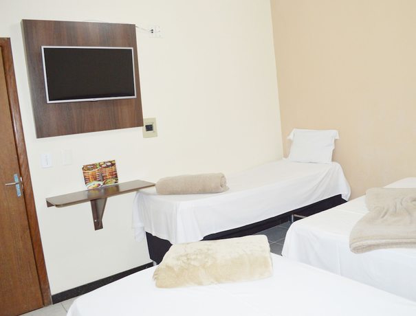 Imagen de la habitación del Hotel e Lanchonete Ara&uacute;jo. Foto 9