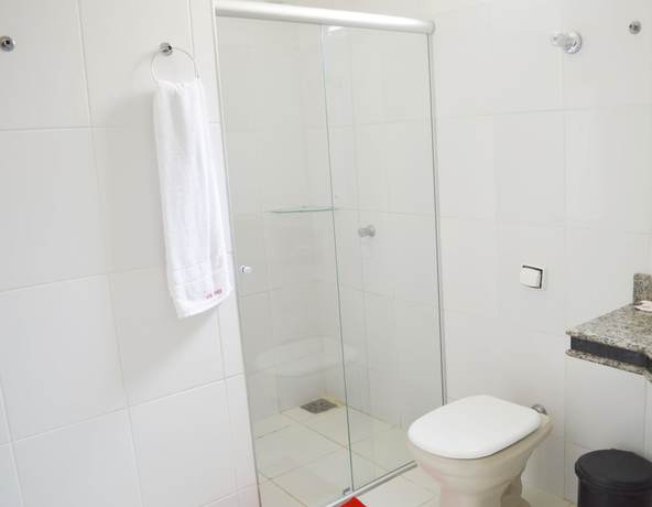 Imagen de la habitación del Hotel e Lanchonete Ara&uacute;jo. Foto 12