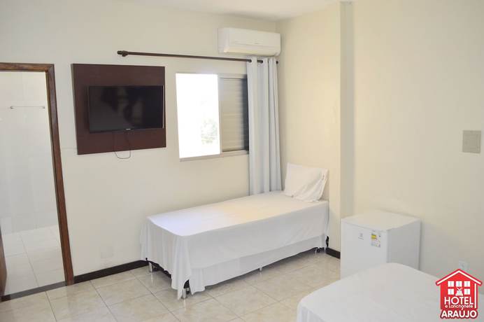 Imagen de la habitación del Hotel e Lanchonete Ara&uacute;jo. Foto 16