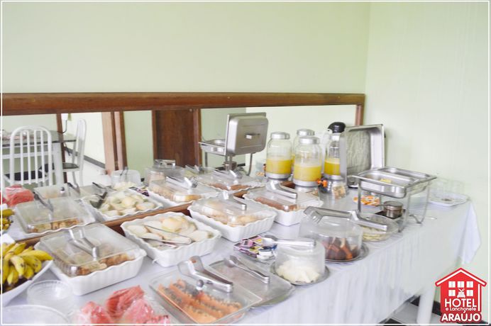 Imagen del bar/restaurante del Hotel e Lanchonete Ara&uacute;jo. Foto 4
