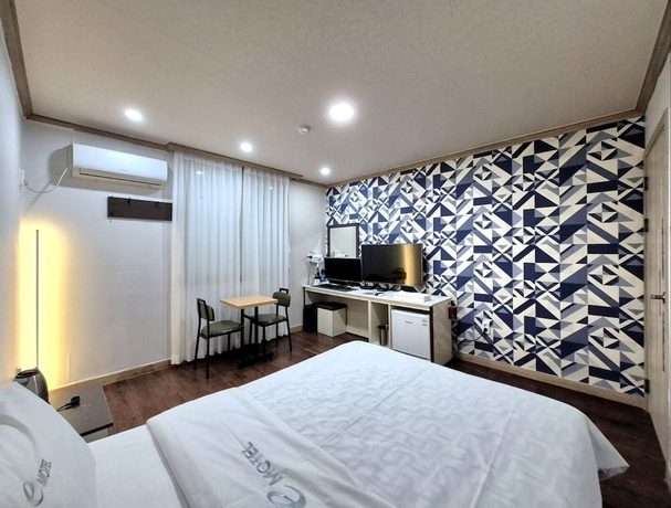 Imagen de la habitación del Hotel e motel. Foto 2