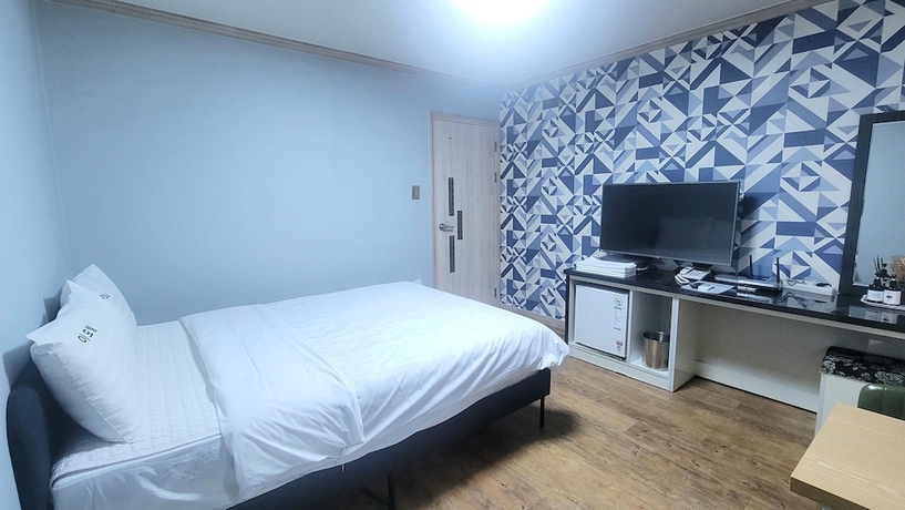 Imagen de la habitación del Hotel e motel. Foto 5