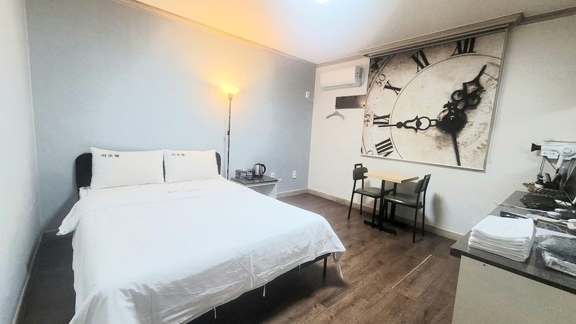 Imagen de la habitación del Hotel e motel. Foto 11