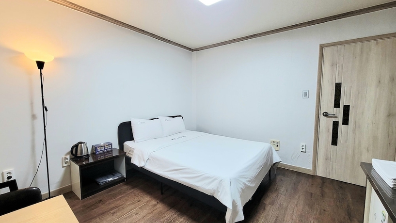 Imagen de la habitación del Hotel e motel. Foto 13