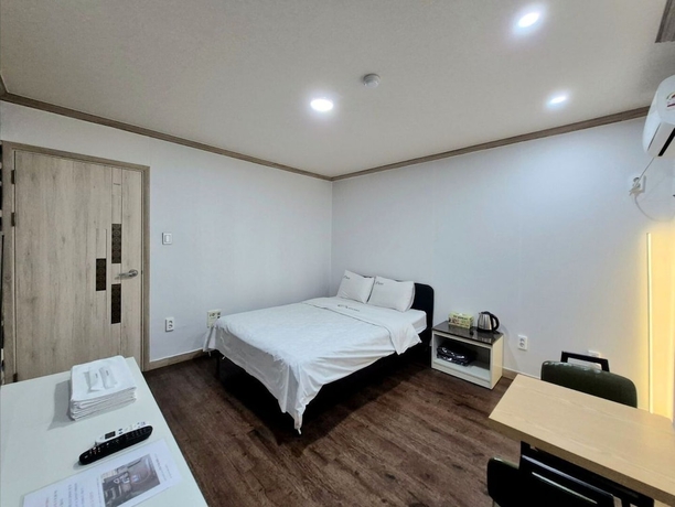 Imagen de la habitación del Hotel e motel. Foto 16