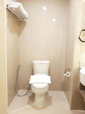 Imagen de la habitación del Hotel eL Hotel Yogyakarta Malioboro. Foto 3