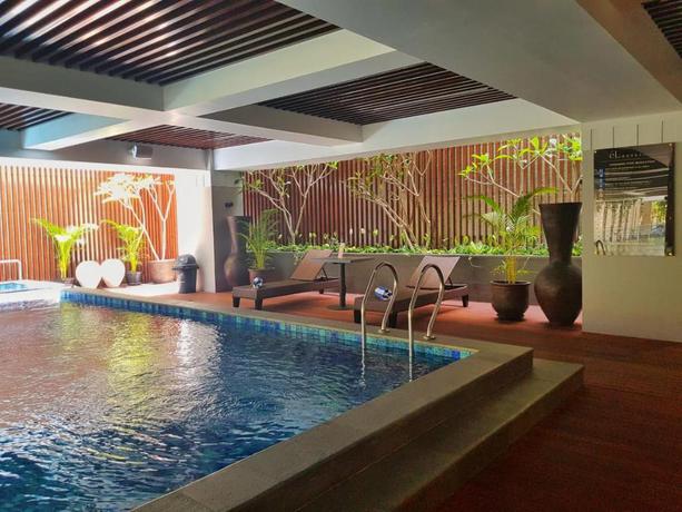 Imagen de la piscina del Hotel eL Hotel Yogyakarta Malioboro. Foto 13