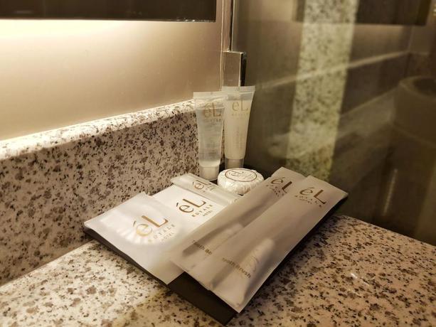 Imagen de la habitación del Hotel eL Hotel Yogyakarta Malioboro. Foto 11