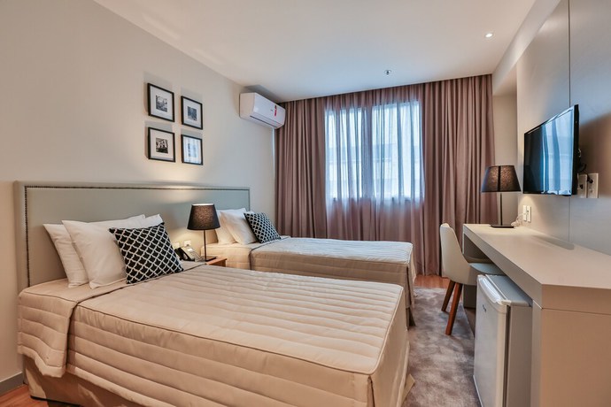 Imagen de la habitación del Hotel eSu&iacute;tes Campos dos Goytacazes. Foto 4