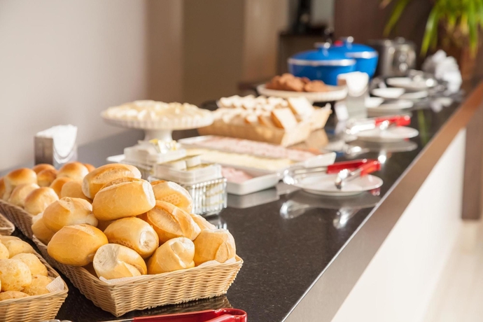 Imagen de los exteriores del Hotel eSuites Belo Horizonte Minascasa. Foto 10