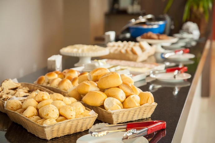 Imagen de los exteriores del Hotel eSuites Belo Horizonte Minascasa. Foto 16