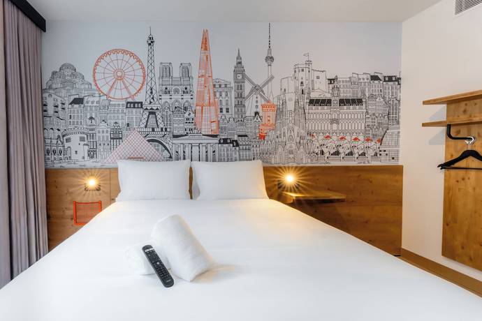 Imagen de la habitación del Hotel easyHotel Alicante Centro. Foto 5