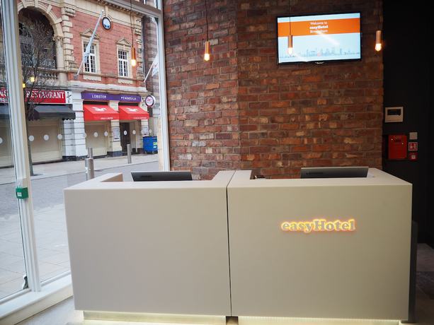 Imagen de los interiores del Hotel easyHotel Birmingham. Foto 18