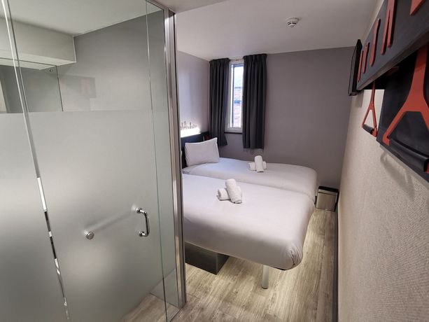 Imagen de la habitación del Hotel easyHotel Leeds. Foto 5