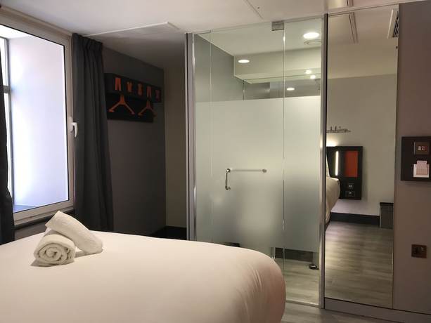 Imagen de la habitación del Hotel easyHotel Leeds. Foto 11