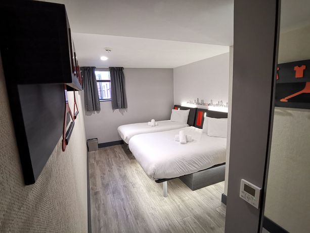 Imagen de la habitación del Hotel easyHotel Leeds. Foto 13