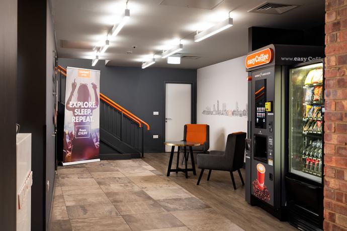 Imagen de los interiores del Hotel easyHotel Leeds. Foto 19