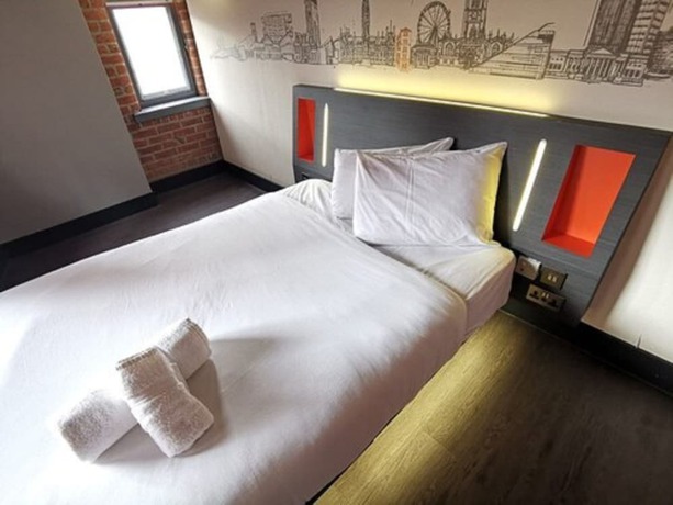 Imagen de la habitación del Hotel easyHotel Manchester. Foto 17