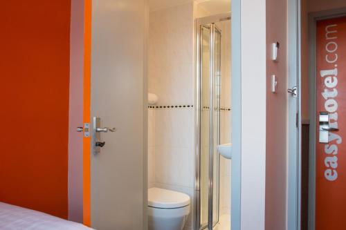 Imagen de la habitación del Hotel easyHotel Paddington. Foto 5