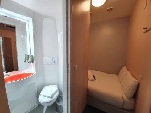 Imagen general del Hotel easyHotel Victoria. Foto 4