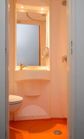 Imagen de la habitación del Hotel easyHotel Victoria. Foto 19