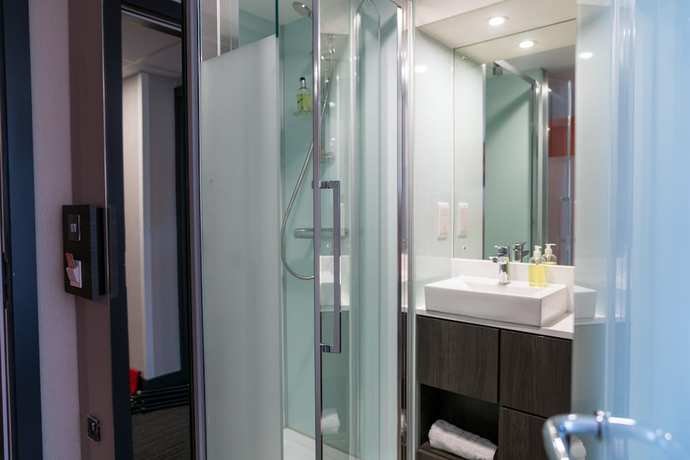 Imagen de la habitación del Hotel easyhotel Oxford. Foto 18