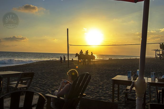 Imagen del bar/restaurante del Hotel el Delfin. Foto 6