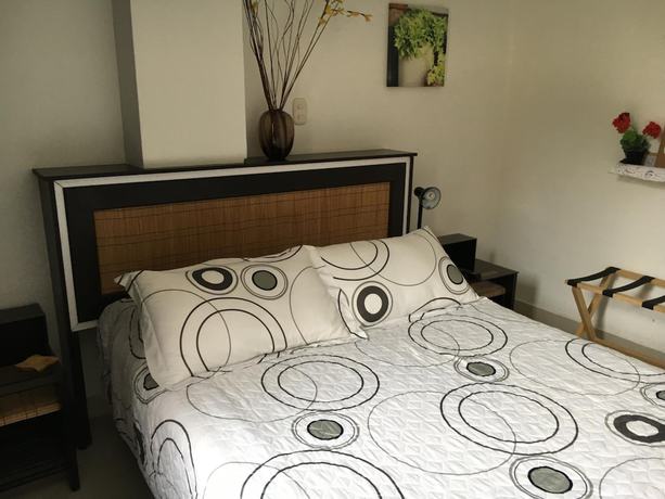 Imagen de la habitación del Hotel el Meson de las Flores. Foto 10