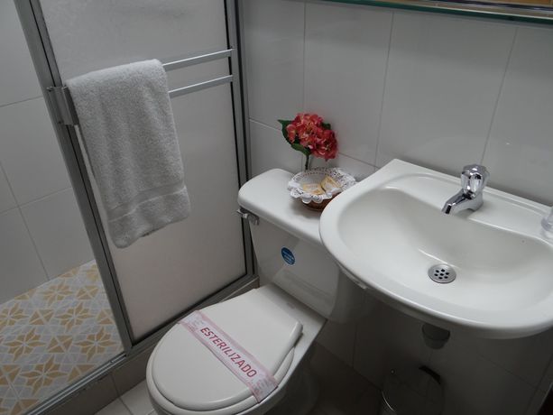Imagen de la habitación del Hotel el Meson de las Flores. Foto 12