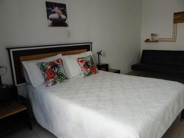 Imagen de la habitación del Hotel el Meson de las Flores. Foto 14