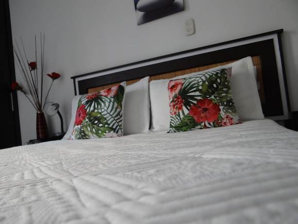 Imagen de la habitación del Hotel el Meson de las Flores. Foto 16