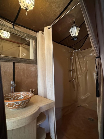 Imagen de la habitación del Hotel erg Chebbi sahara camp. Foto 13