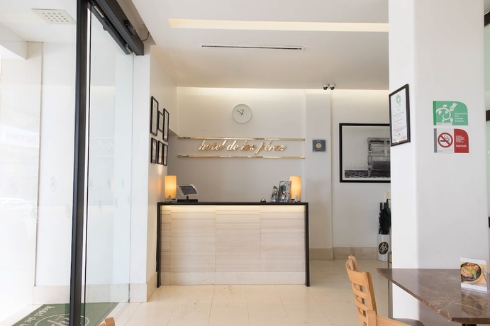 Imagen de los interiores del Hotel es Piedra Alta By De Los Perez. Foto 17