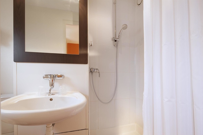 Imagen de la habitación del Hotel f1 Cergy. Foto 8