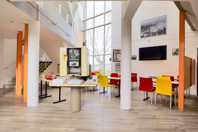 Imagen de la piscina del Hotel f1 Nemours. Foto 10