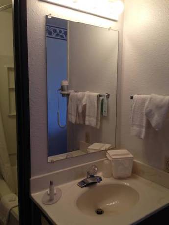 Imagen de la habitación del Hotel fairbridge inn, suites & conference center - misso. Foto 8