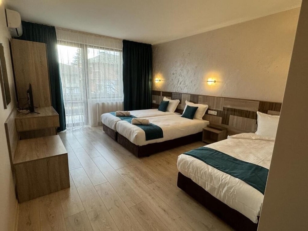Imagen de la habitación del Hotel family hotel BONJOUR. Foto 2