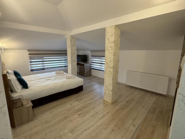 Imagen de la habitación del Hotel family hotel BONJOUR. Foto 9
