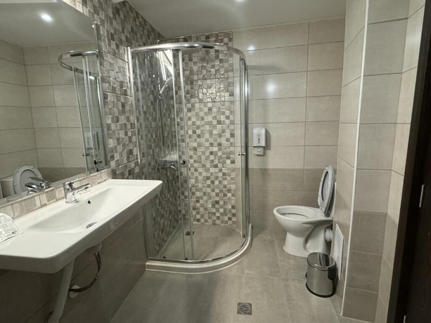 Imagen de la habitación del Hotel family hotel BONJOUR. Foto 15