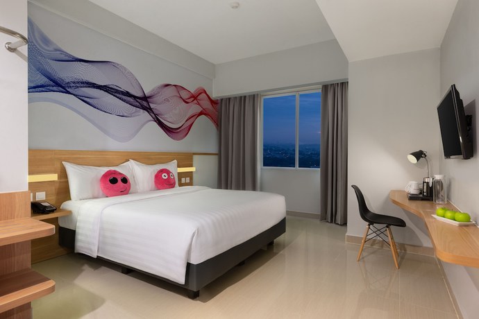 Imagen de la habitación del Hotel favehotel Karawang. Foto 13